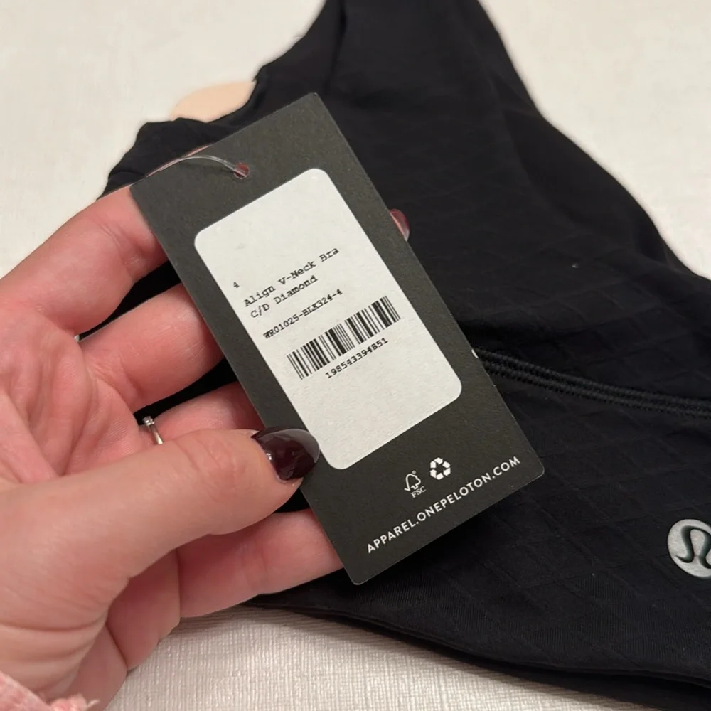 NWT Lululemon x Peloton Align V-Neck Bra C/D Diamond Bra Black - Picture 4 of 4